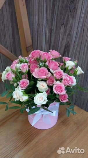 Букеты и живые цветы в наличии