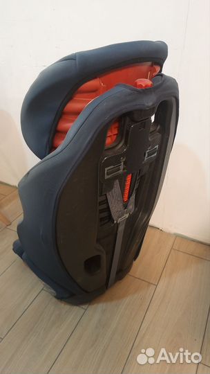 Автомобильное кресло chicco