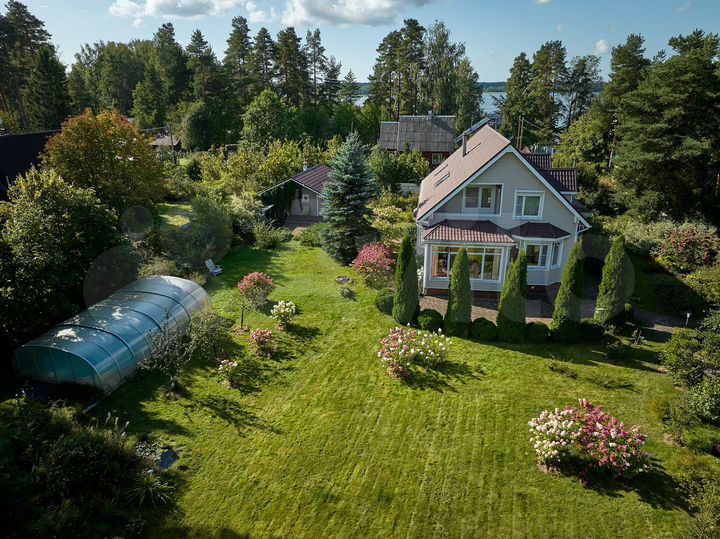 Дом 206 м² на участке 20 сот.