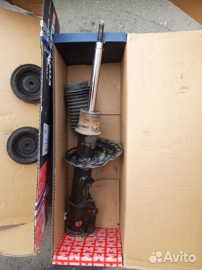 Стойки амортизатора на kia, hunday solaris