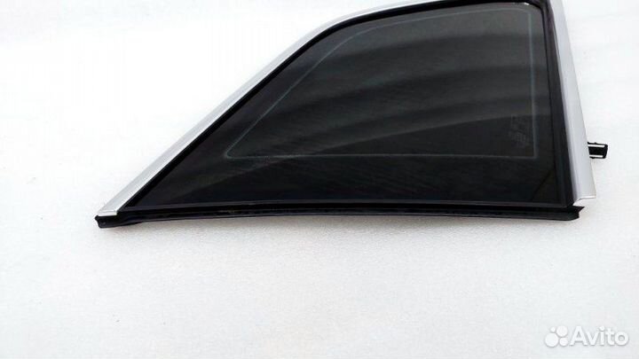 Стекло кузовное глухое левое Audi Q7 4M crec 2016