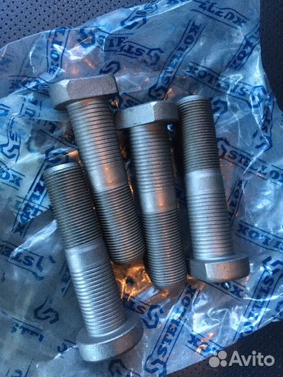 Шпильки колесные