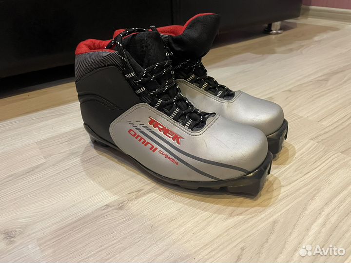 Лыжные ботинки