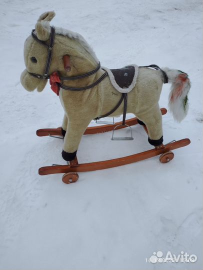 Лошадь качалка каталка