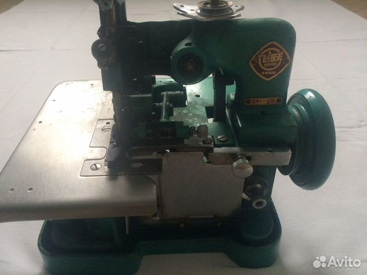 Оверлог краеобметочный