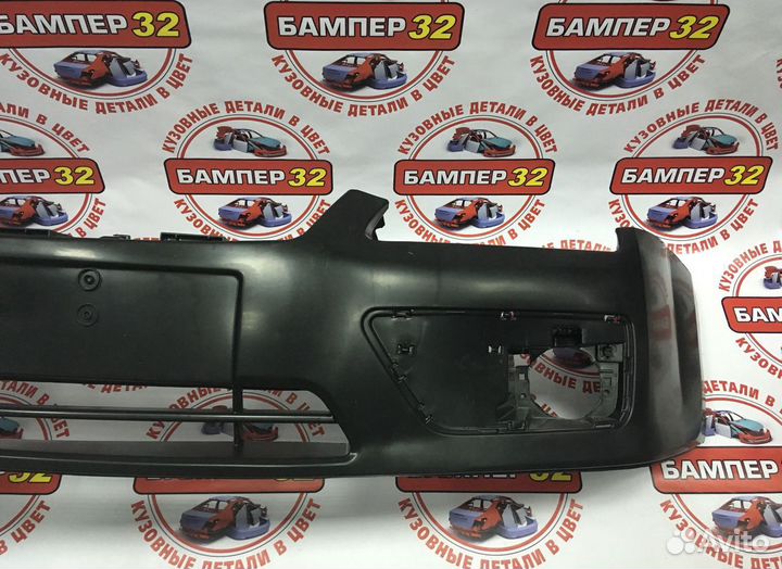 Бампер передний Форд Фокус 2 2005