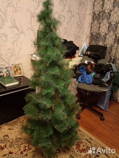 Искусственная новогодняя ёлка