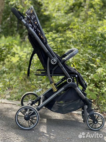 Прогулочная коляска luxmom