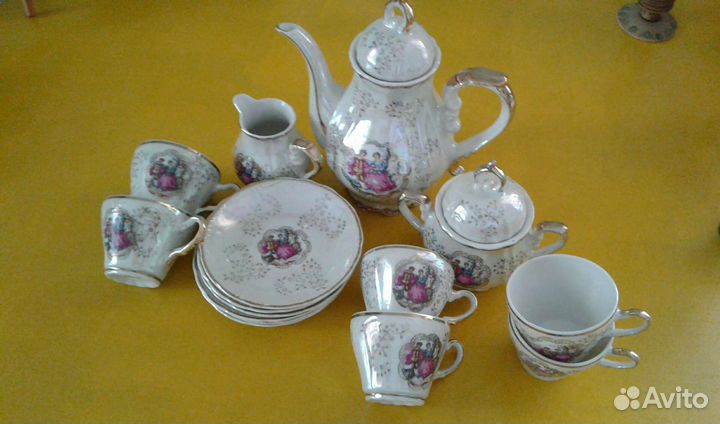 Сервиз чайный и др. посуда