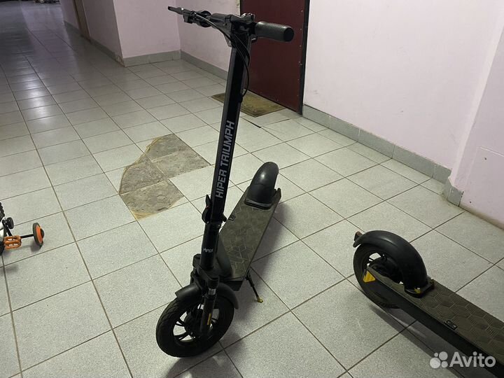 Электросамокаты Hiper Triumph M120