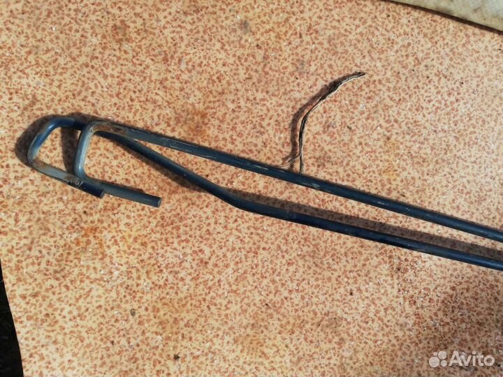 Торсионы багажника Лансер 9