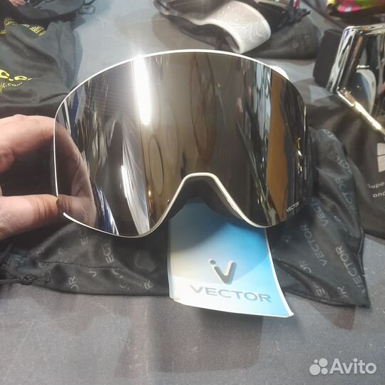 Горнолыжные очки vector новые