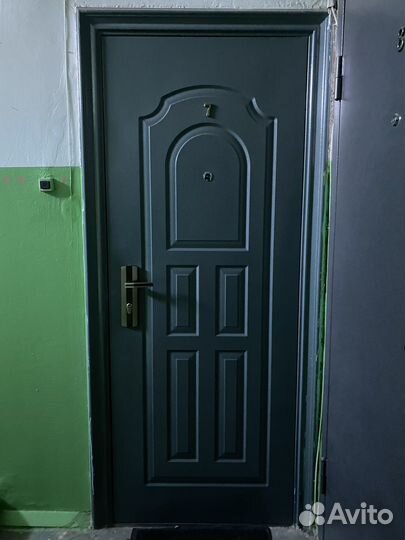 Дверь входная б/у