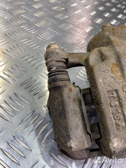 Суппорт тормозной передний левый Chevrolet Aveo