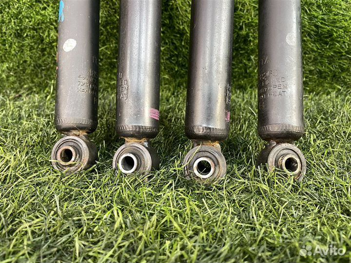 Амортизатор Toyota Town Ace Noah SR50 3SFE 1998