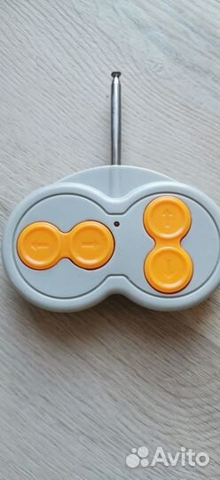 Детская машина на аккумуляторе с пультом