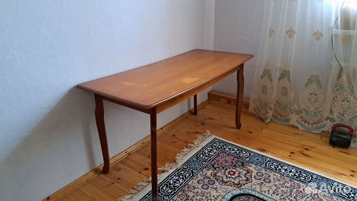 Кухонный стол деревянный