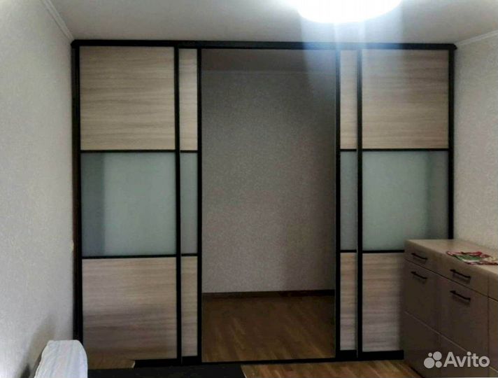 Раздвижная перегородка с матовым стеклом