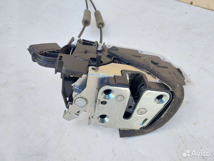 Замок двери задний правый Nissan Almera G15 K4M