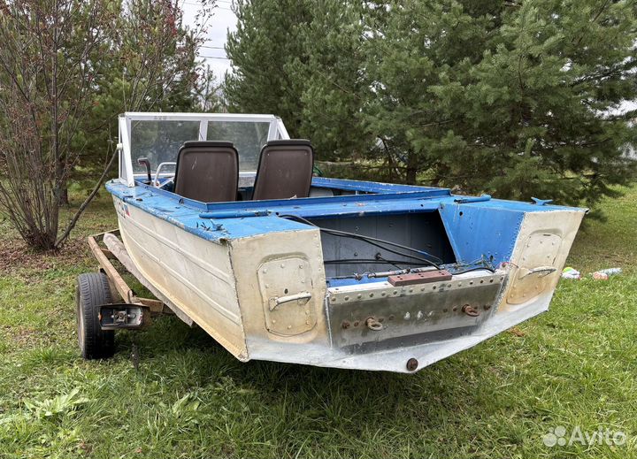 Моторная лодка Днепр