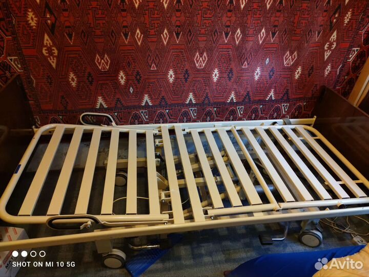 Медицинская кровать для лежачих больных