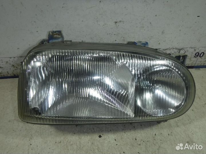 Фара правая VW Golf III