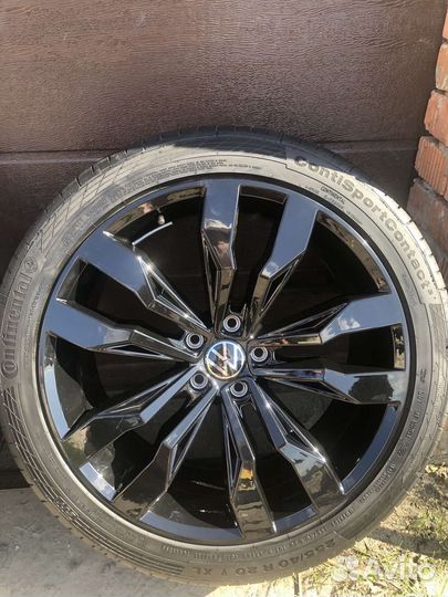 Новый оригинальный комплект VW Tigyan R20