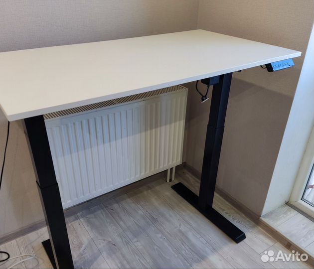 Стол с подъемным механизмом