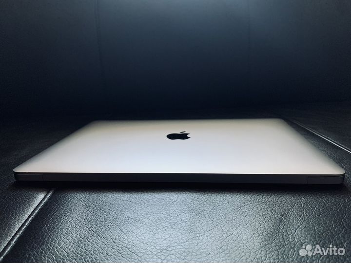 Apple MacBook Air 13 M1 8 / 256gb