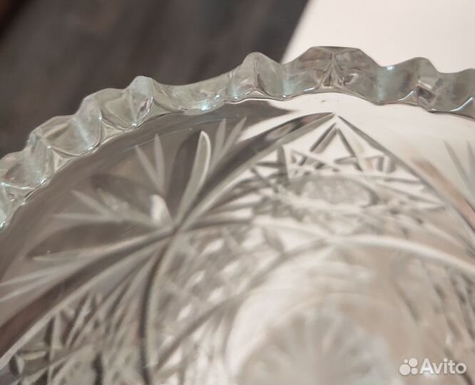 Хрустальная ваза