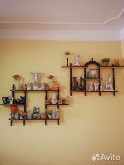 Полка настенная 2 штуки в наличии