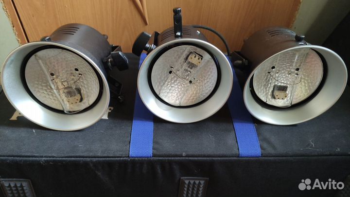 Комплект студийного света IFF Q-650