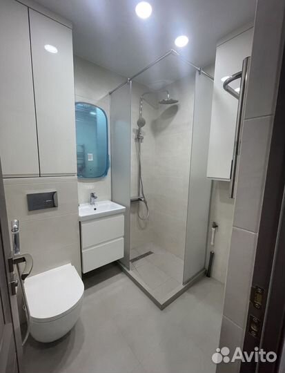 Стеклянная душевая кабина