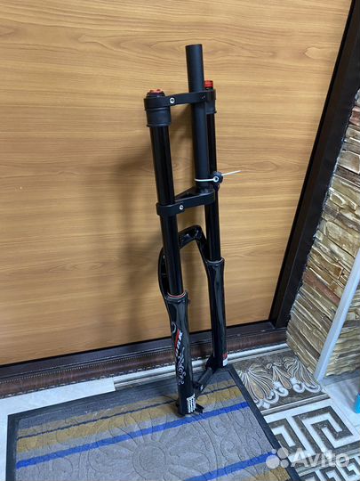 Двухкоронная вилка для велосипеда