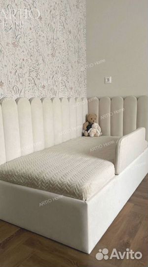 Детская кровать с бортиком