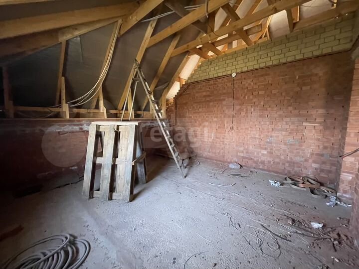 Дом 379,9 м² на участке 15 сот.