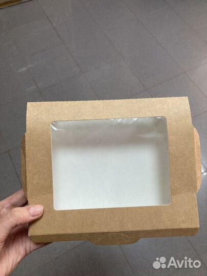 Коробка картонная с окном