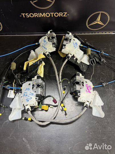 Замок двери мерседес w212