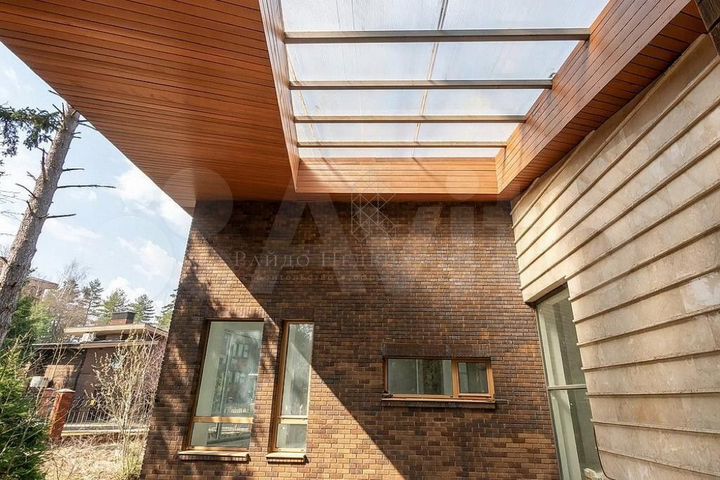 Коттедж 638 м² на участке 30 сот.