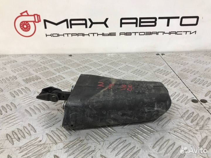 Б/У ограничитель двери задний правый Land Rover