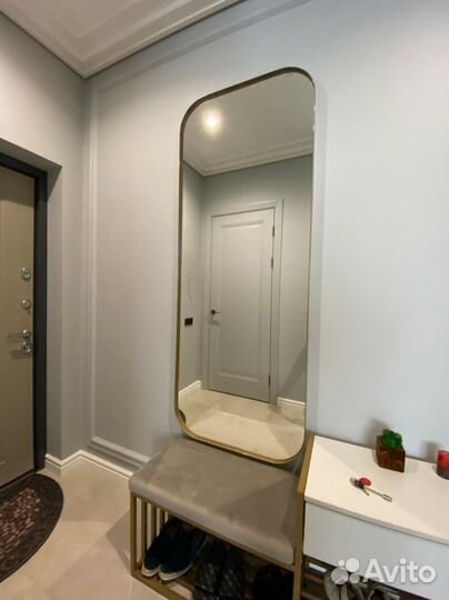 Зеркало в тонкой раме