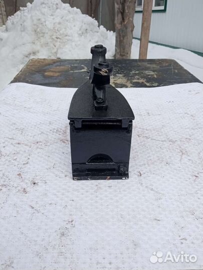 Утюг старинный