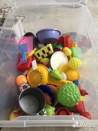 Детская кухня и игрушки