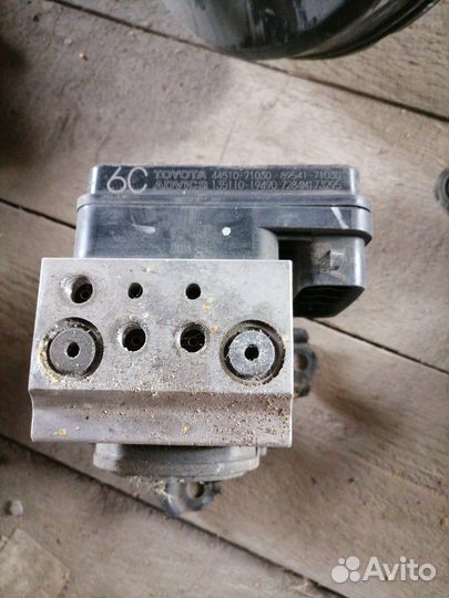 Toyota hilux 7 2.5 AT блок абс