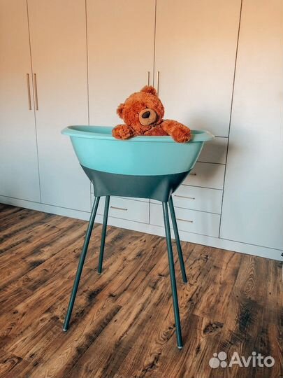 Ванночка для купания на подставке Luma