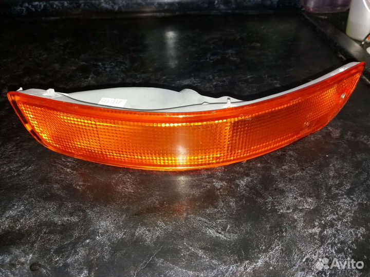 Новые Поворотники в бампер Toyota Corolla 100