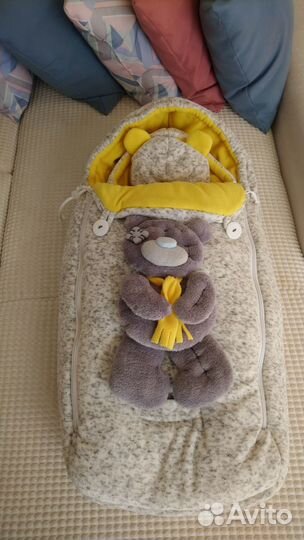 Конверт и комбинезон, шапочка, бант на выписку зим