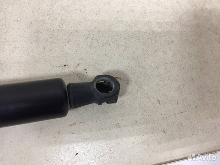 Амортизатор двери багажника Hyundai Santa Fe 3 DM