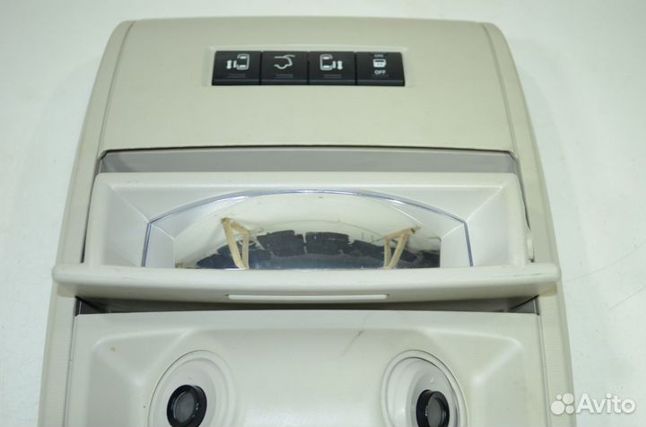 Плафон освещения салона Dodge Grand Caravan RT