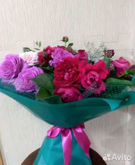 Букет из 9 роз, гербер, лилий